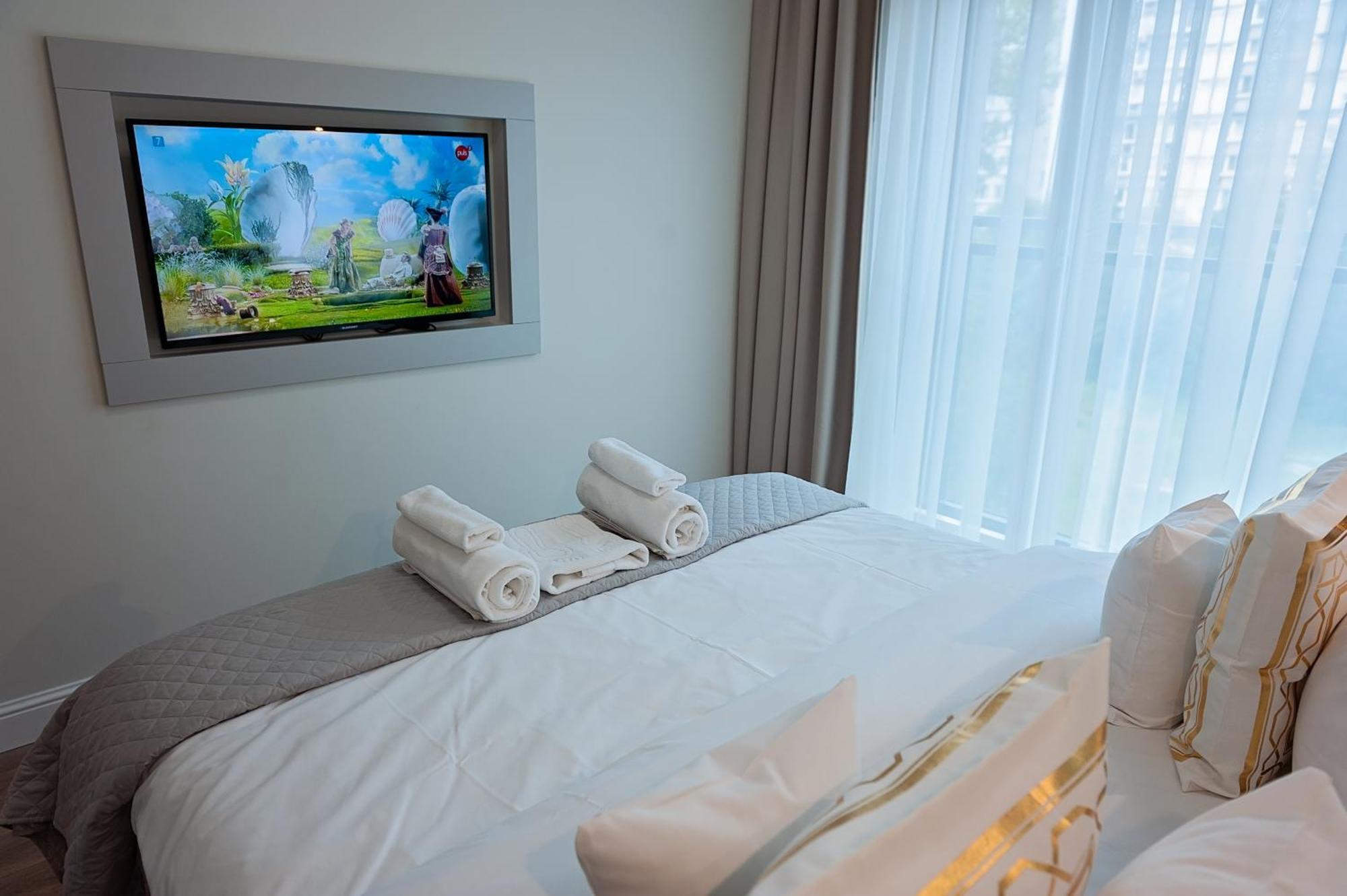 Mennica Residence - Grzybowska 43A Варшава Екстер'єр фото