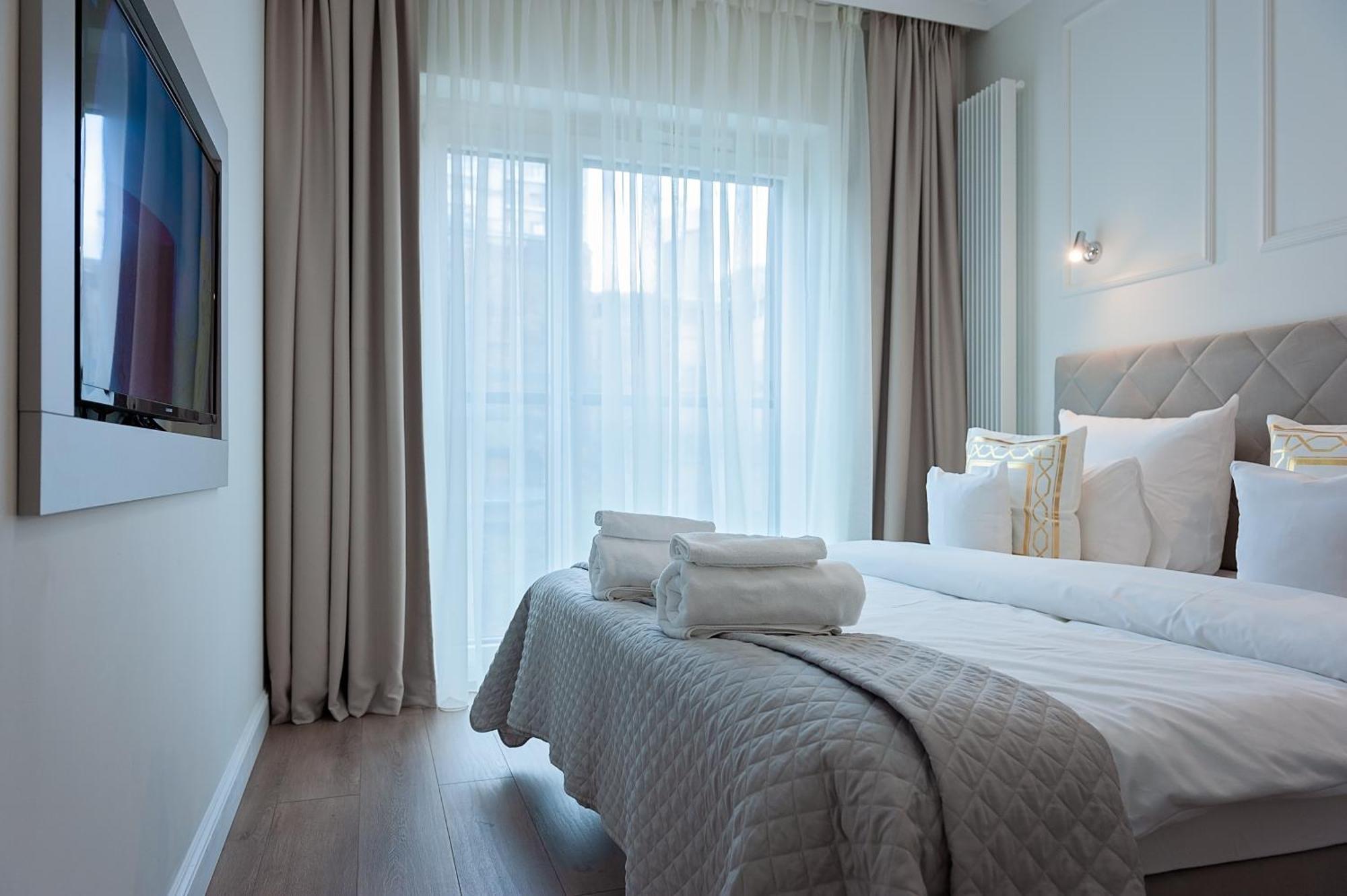 Mennica Residence - Grzybowska 43A Варшава Екстер'єр фото