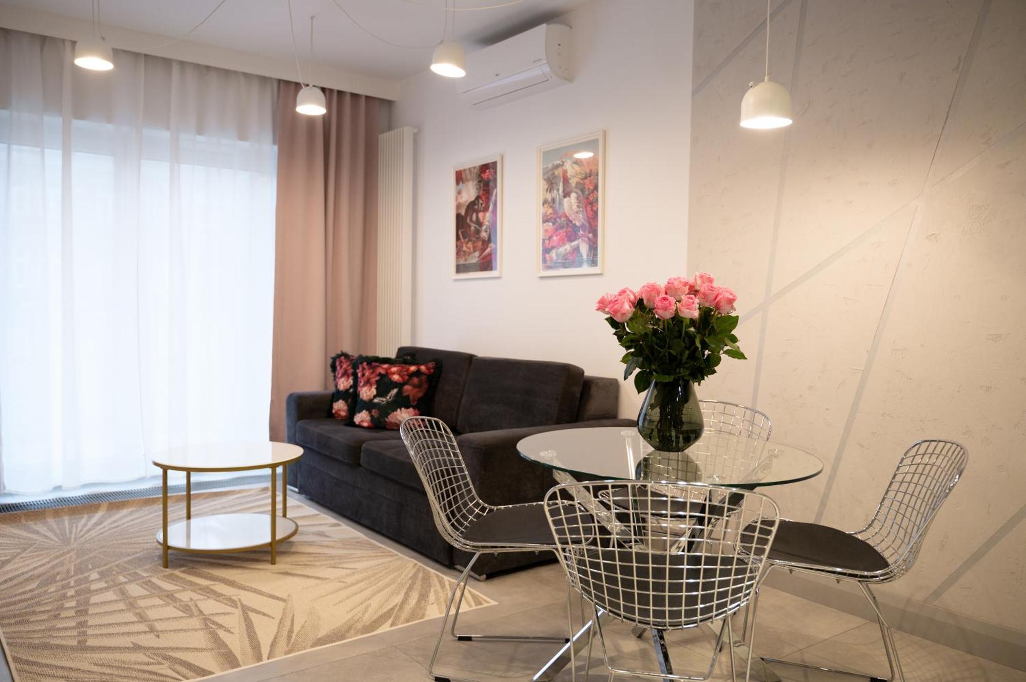 Mennica Residence - Grzybowska 43A Варшава Екстер'єр фото