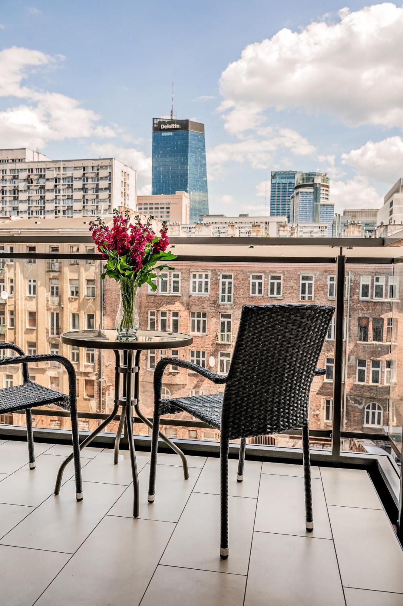 Mennica Residence - Grzybowska 43A Варшава Екстер'єр фото